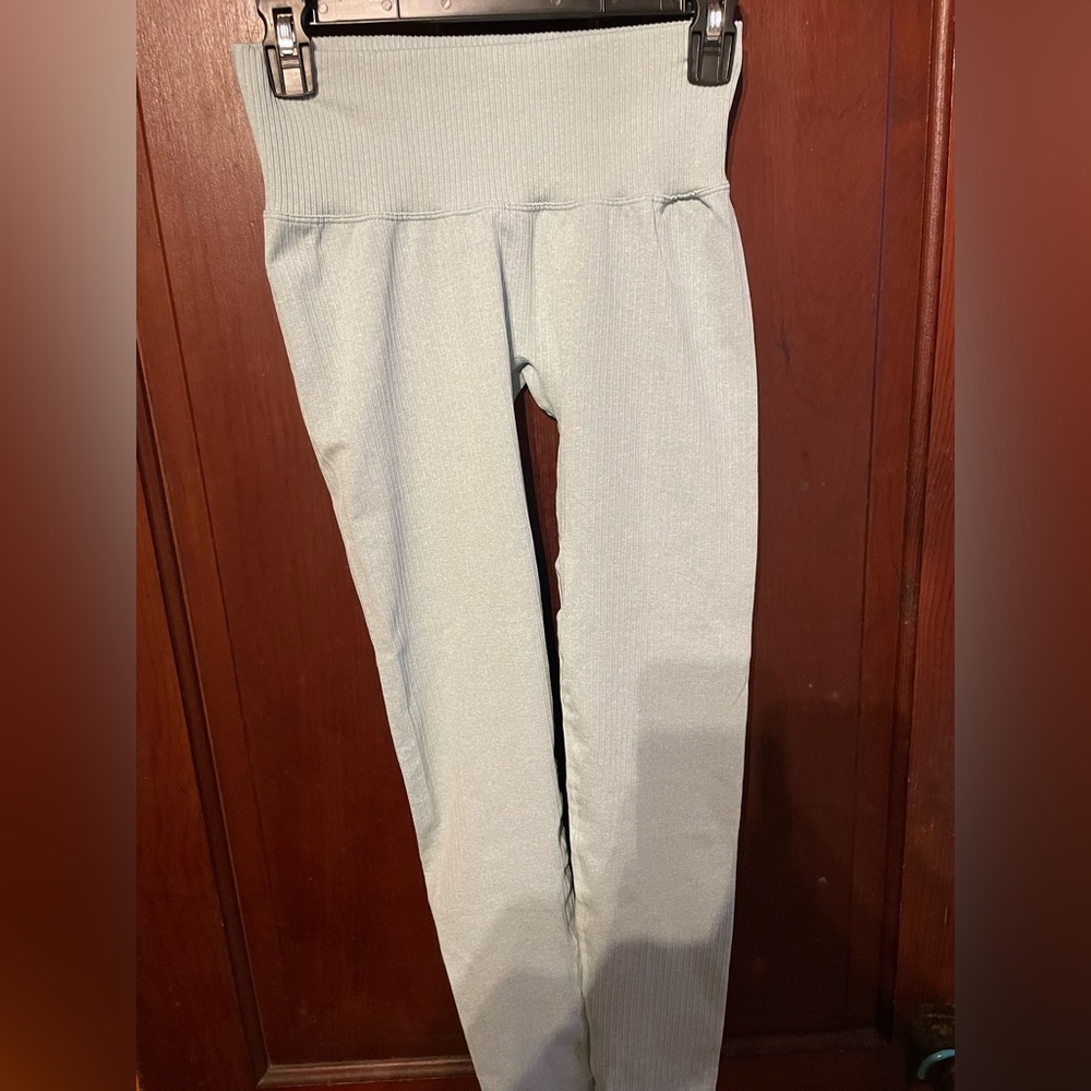 Light Blue Amazon Matching Workout Set. Size Large. - Picture 4 of 5